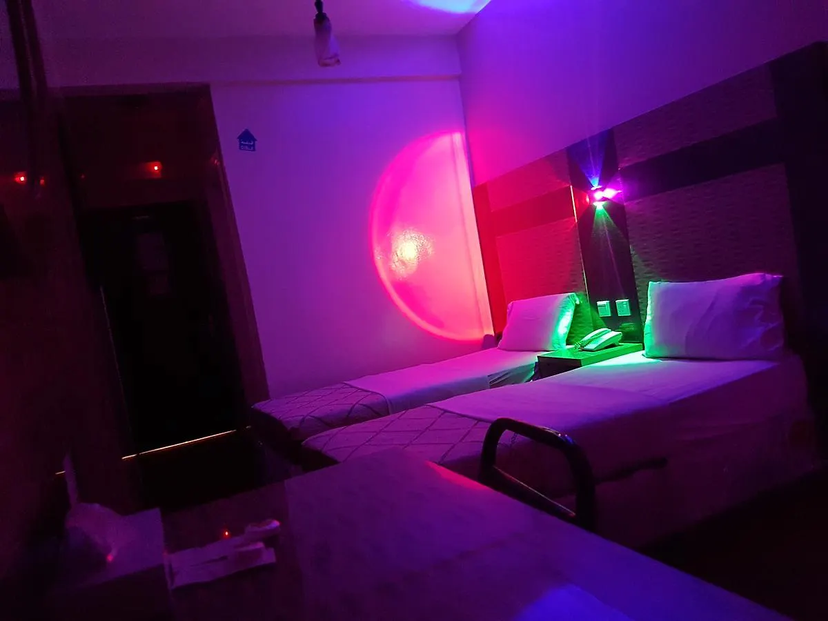 Tehran Hotel Dubaj 0*,  Spojené arabské emiráty